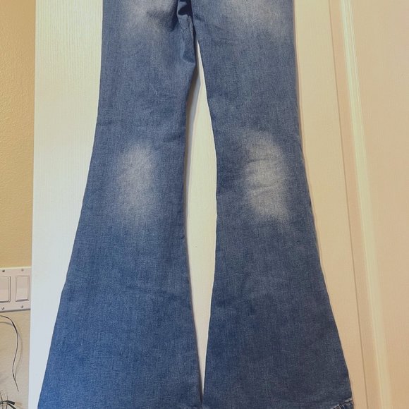 Almost Famous Flare Leg junior jeans with holes - Picture 6 of 9